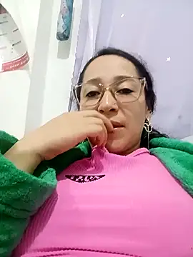 emilypoppy3 online show from April 14, 9:15 pm