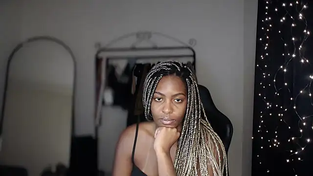 Snapshot of marisilva_br chatting on October 6, 10:03 pm marisilva br online show from October 6, 10:03 pm