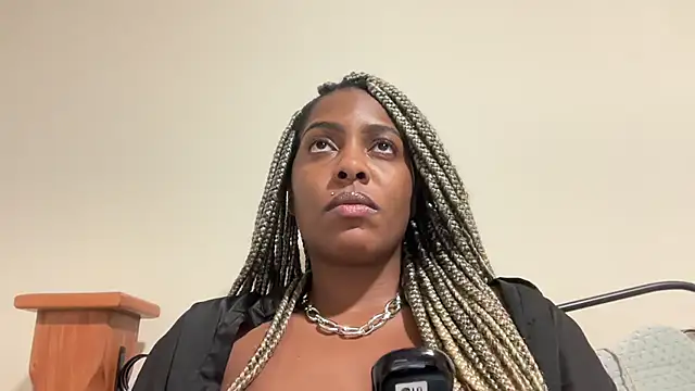 Snapshot of marisilva_br chatting on September 18, 2:10 am marisilva br online show from September 18, 2:10 am