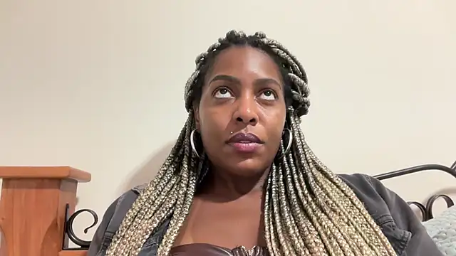 Snapshot of marisilva_br chatting on September 25, 12:43 am marisilva br online show from September 25, 12:43 am