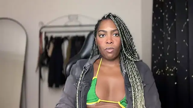 Snapshot of marisilva_br chatting on October 27, 9:53 pm marisilva br online show from October 27, 9:53 pm