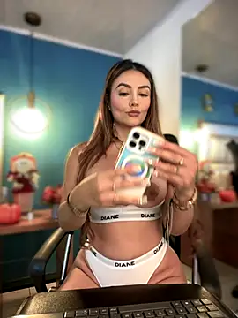 Snapshot of Miss_ary chatting on October 6, 12:33 pm Miss ary online show from October 6, 12:33 pm