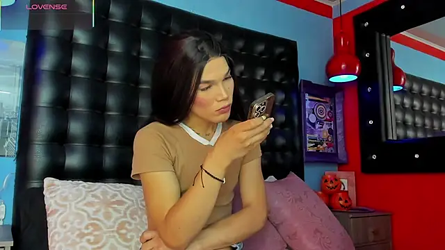 Snapshot of CloeRodriguez chatting on October 30, 9:16 pm CloeRodriguez online show from October 30, 9:16 pm