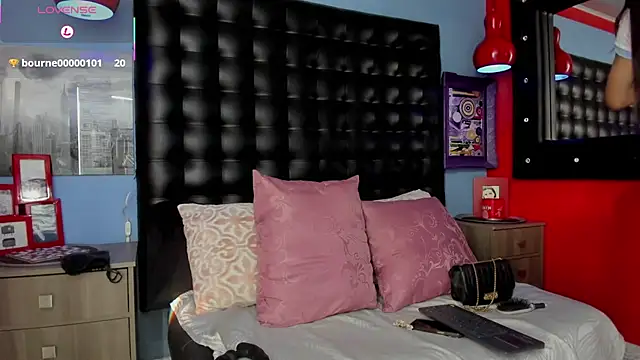 Snapshot of CloeRodriguez chatting on October 7, 9:08 pm CloeRodriguez online show from October 7, 9:08 pm