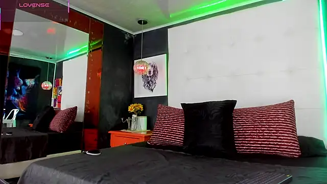 Snapshot of CloeRodriguez chatting on September 26, 9:12 pm CloeRodriguez online show from September 26, 9:12 pm