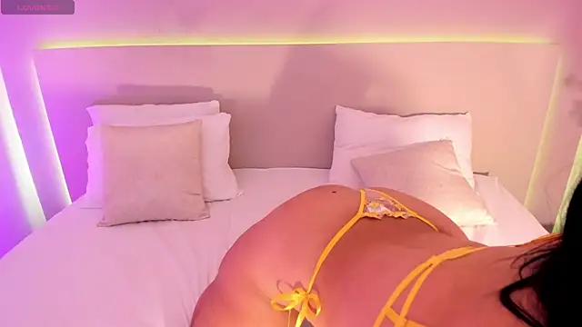 Snapshot of Miss_Ambeer chatting on October 9, 11:36 am Miss Ambeer online show from October 9, 11:36 am