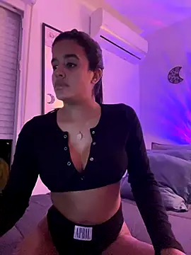 EmelyRogers online show from October 21, 6:23 pm