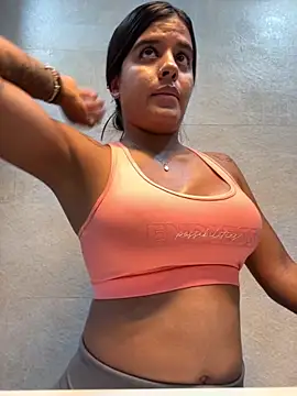 EmelyRogers online show from October 6, 5:29 pm