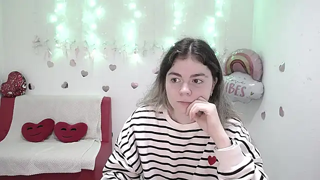 TinaRedly online show from October 6, 5:51 pm