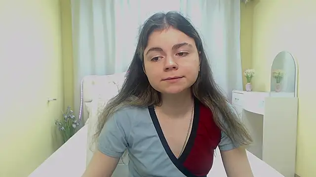 TinaRedly online show from May 26, 8:30 pm