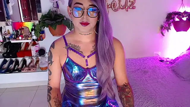 Snapshot of Laveneno_ortiz07 chatting on October 20, 12:24 am Laveneno ortiz07 online show from October 20, 12:24 am