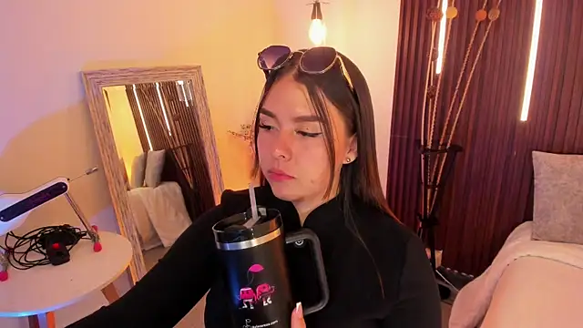 ArianaBaker online show from April 16, 9:39 pm