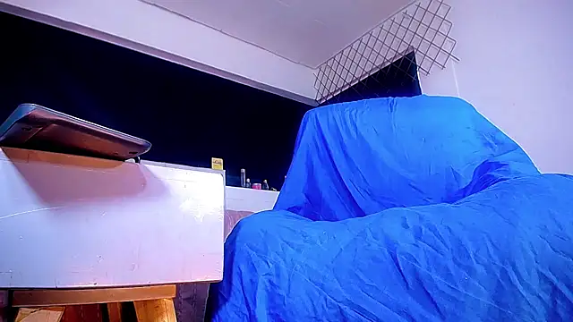 Snapshot of bellatrixx_69 chatting on October 28, 11:38 am bellatrixx 69 online show from October 28, 11:38 am