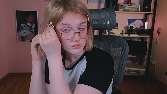 ELLIEJAY online show from February 7, 5:33 am