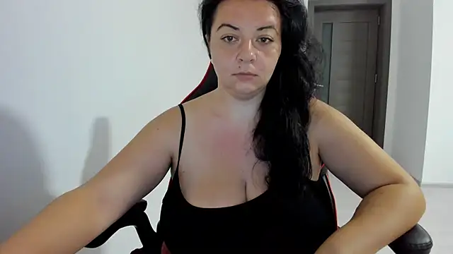 Snapshot of amiraisa11 chatting on September 10, 3:06 am amiraisa11 online show from September 10, 3:06 am