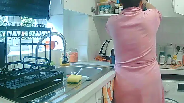 Snapshot of magical_mia chatting on October 7, 9:03 am magical mia online show from October 7, 9:03 am