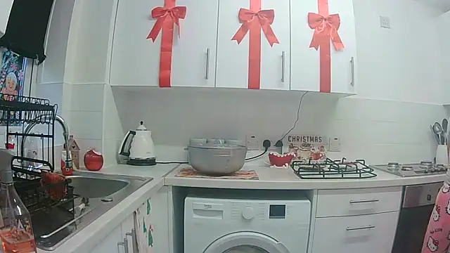 magical mia online show from December 15, 12:43 pm