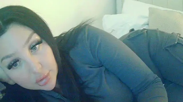 Snapshot of magical_mia chatting on October 26, 4:35 pm magical mia online show from October 26, 4:35 pm