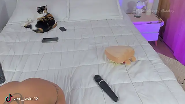 veronica taylor1 online show from March 31, 12:32 am