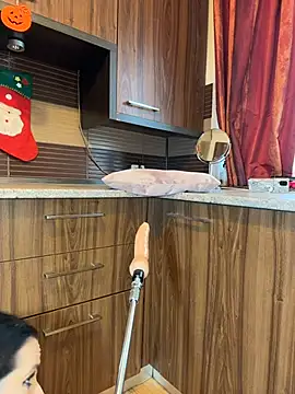 Hotmomcheckk  online show from January 11, 11:37 am