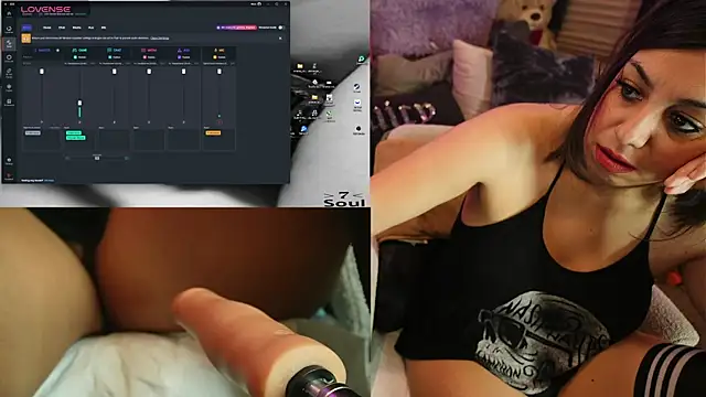 Snapshot of IndiaBlaze chatting on October 25, 3:58 am IndiaBlaze online show from October 25, 3:58 am