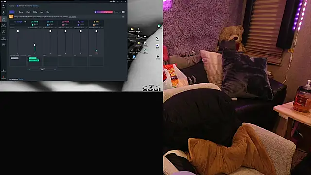 Snapshot of IndiaBlaze chatting on October 18, 2:36 am IndiaBlaze online show from October 18, 2:36 am