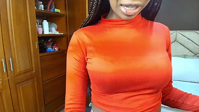 Snapshot of Raquel_jones chatting on October 23, 12:00 pm Raquel jones online show from October 23, 12:00 pm