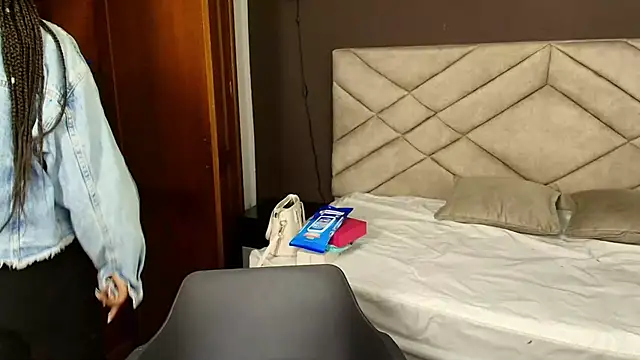 Snapshot of Raquel_jones chatting on September 17, 12:03 pm Raquel jones online show from September 17, 12:03 pm