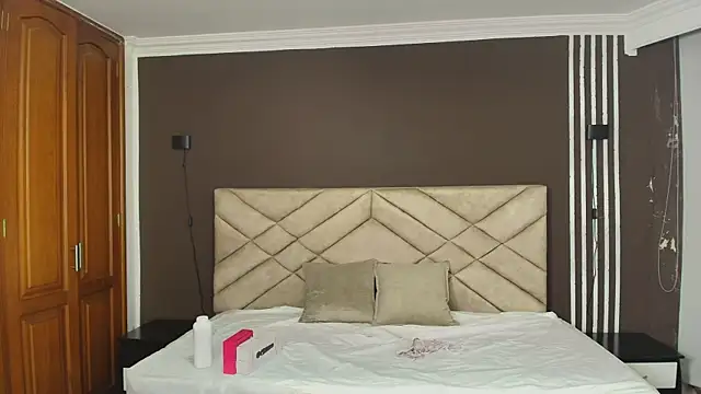 Snapshot of Raquel_jones chatting on September 20, 12:03 pm Raquel jones online show from September 20, 12:03 pm