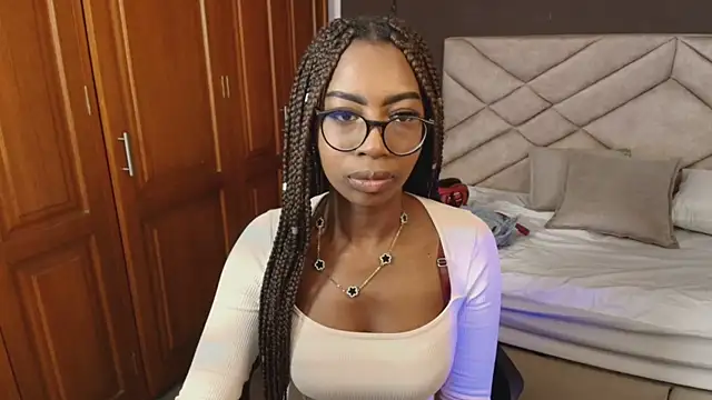 Snapshot of Raquel_jones chatting on October 27, 7:19 pm Raquel jones online show from October 27, 7:19 pm