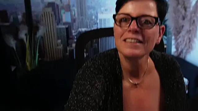 Snapshot of ninarandmann chatting on October 29, 6:54 pm ninarandmann online show from October 29, 6:54 pm