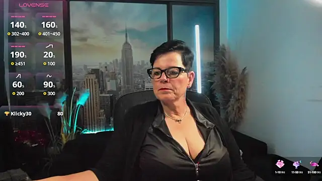 Snapshot of ninarandmann chatting on October 7, 5:06 pm ninarandmann online show from October 7, 5:06 pm