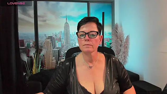 Snapshot of ninarandmann chatting on October 26, 3:40 pm ninarandmann online show from October 26, 3:40 pm