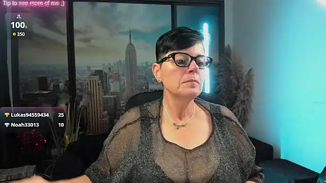 Snapshot of ninarandmann chatting on October 6, 4:45 pm ninarandmann online show from October 6, 4:45 pm