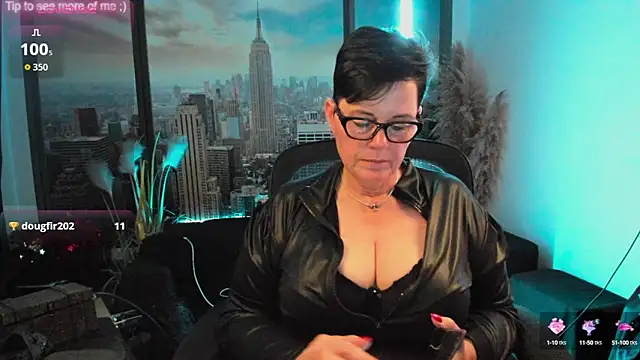 Snapshot of ninarandmann chatting on October 2, 5:18 pm ninarandmann online show from October 2, 5:18 pm