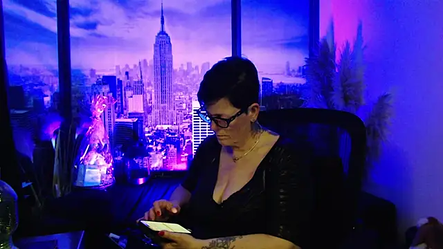 ninarandmann online show from March 31, 3:34 pm