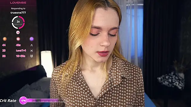 Snapshot of MariamAven chatting on October 5, 5:34 am MariamAven online show from October 5, 5:34 am