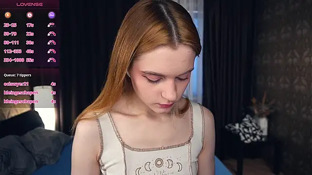 Snapshot of MariamAven chatting on October 4, 5:24 am MariamAven online show from October 4, 5:24 am