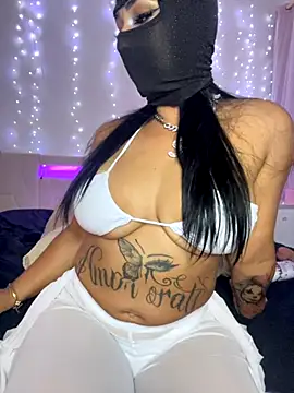 Snapshot of kamila_french chatting on September 30, 8:46 pm kamila french online show from September 30, 8:46 pm