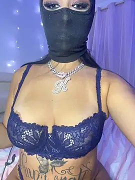 Snapshot of kamila_french chatting on October 13, 7:49 pm kamila french online show from October 13, 7:49 pm