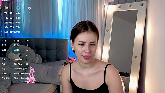 Milkissss online show from April 3, 7:50 am