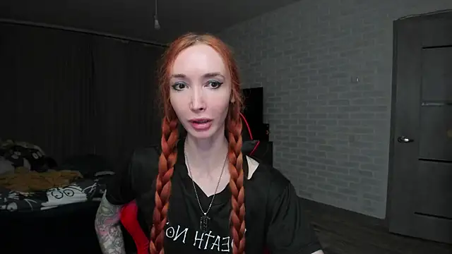 Roxy Silver online show from October 14, 5:04 pm