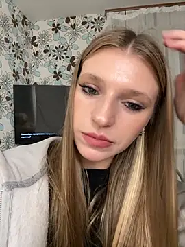 Snapshot of adel_secret chatting on October 7, 8:35 pm adel secret online show from October 7, 8:35 pm