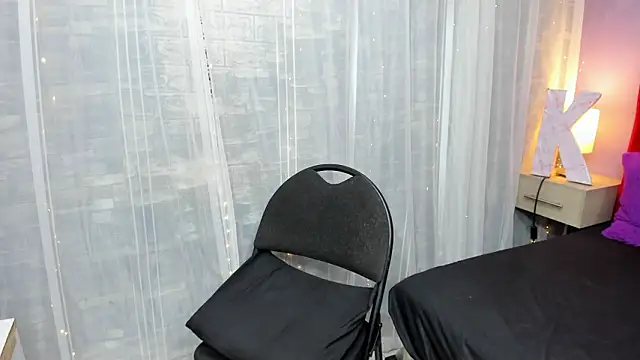 KatieGomez online show from March 12, 8:11 pm