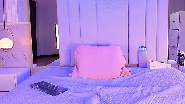 ElizabethAdams  online show from November 18, 5:41 am