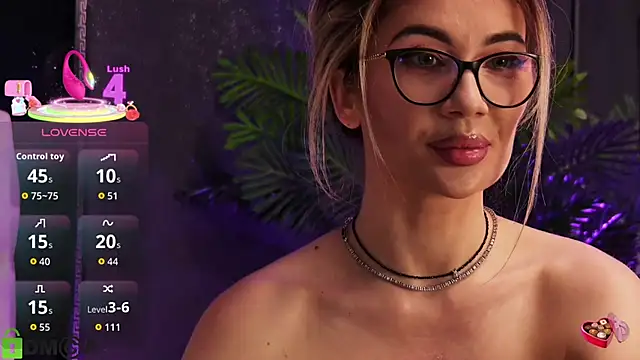 Snapshot of OliviaHawn chatting on October 13, 8:55 pm OliviaHawn online show from October 13, 8:55 pm