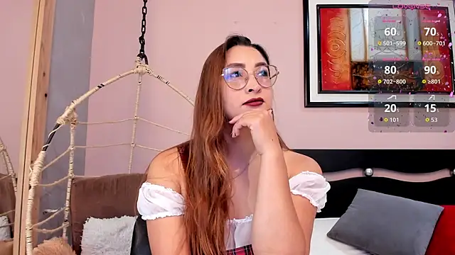 Snapshot of _LaraMom_ chatting on October 15, 7:27 pm  LaraMom  online show from October 15, 7:27 pm