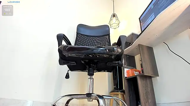 Snapshot of victoria_Christie chatting on October 10, 10:42 am victoria Christie online show from October 10, 10:42 am