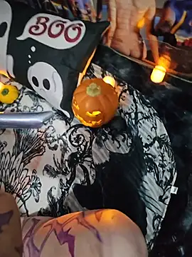 oxitocindi online show from October 31, 5:20 am