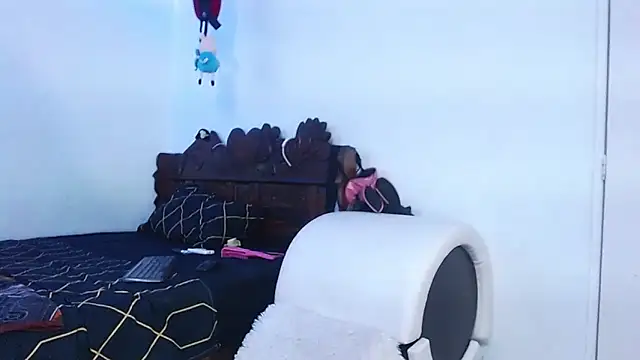 Snapshot of Candy-love87 chatting on September 19, 5:23 pm Candy-love87 online show from September 19, 5:23 pm